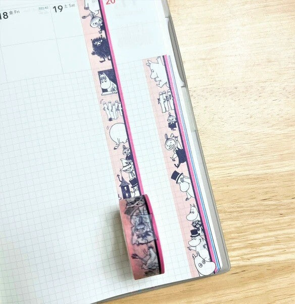 WORLD CRAFT Washi Tape Moomin Border Pink - pattern close-up