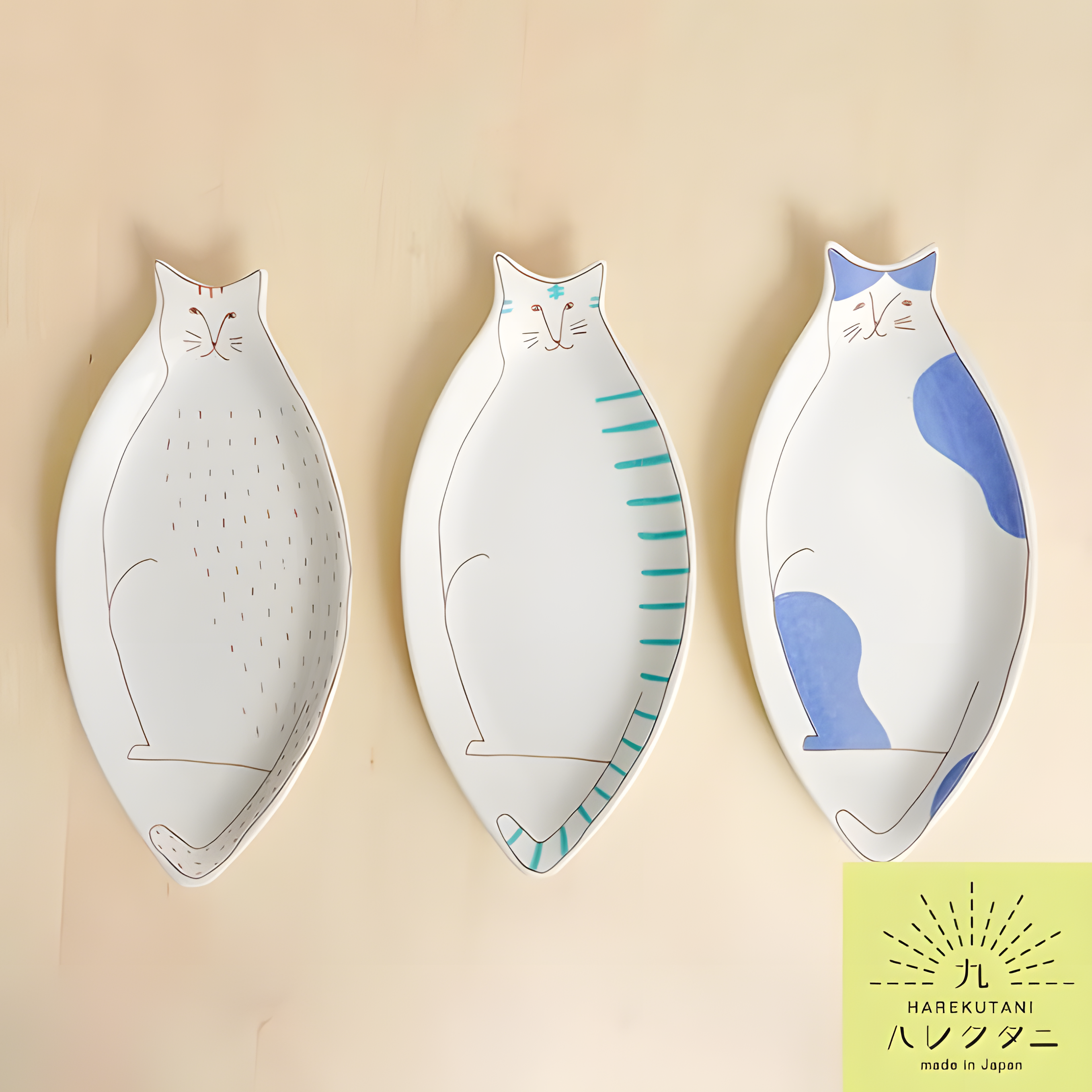 HAREKUTANI Cat Large Plate – Large Japanese Ceramic Serving Dish / HAREKUTANI 猫 大皿 九谷焼 盛り皿